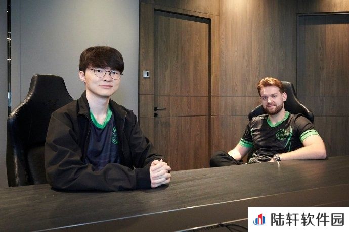 两个游戏的传奇！雷蛇官方发布Faker和Niko合照